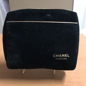 Chanel cosmetic travel bag black velvet